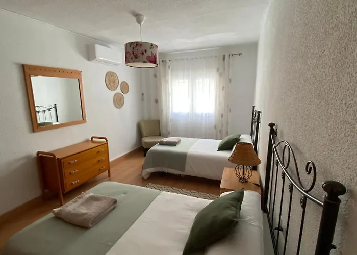 Casa De 5 Habitaciones Hasta 9 Plazas, La Casilla En Durcal, Granada
